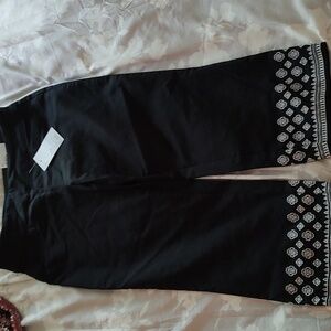 NWT Croft& Barrow size 6 regular effort less stretch capris